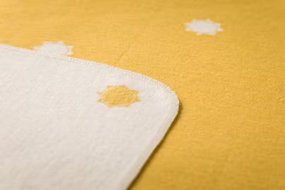 Babydecke Sonne mit Stick Farbe Rohweiß 90x70cm