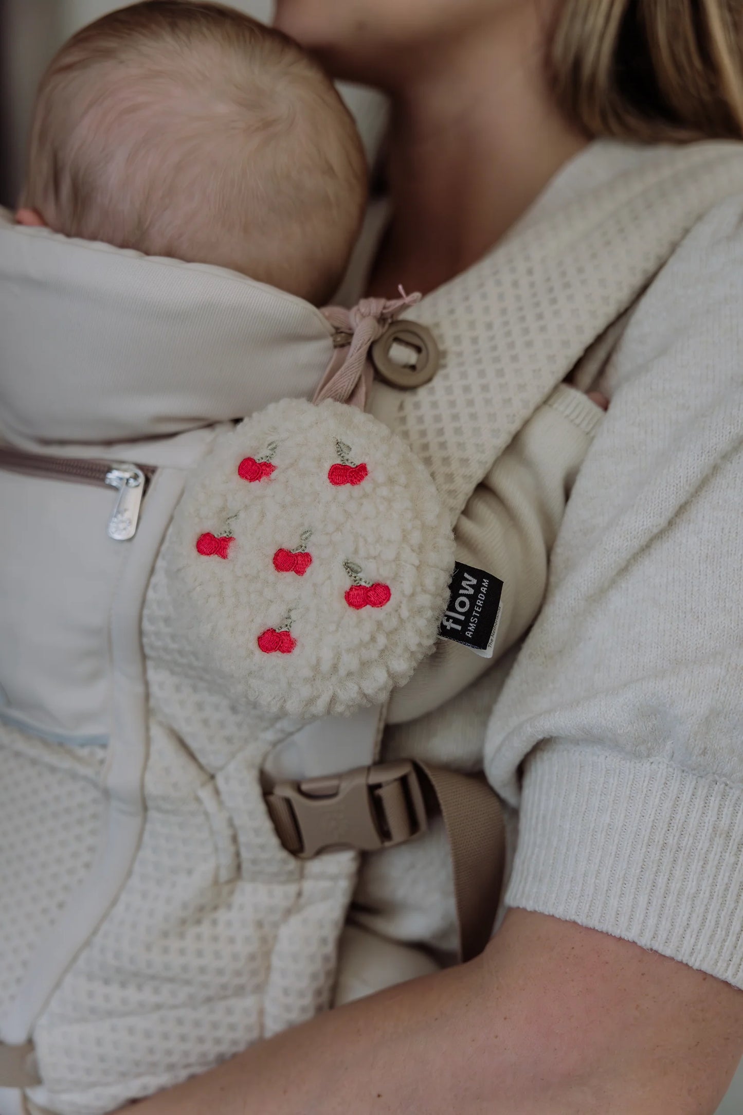 Lucy Comforter on the go Cherry