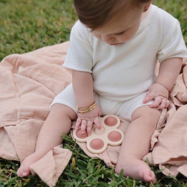 Mushie Press Toys Handy/Blume