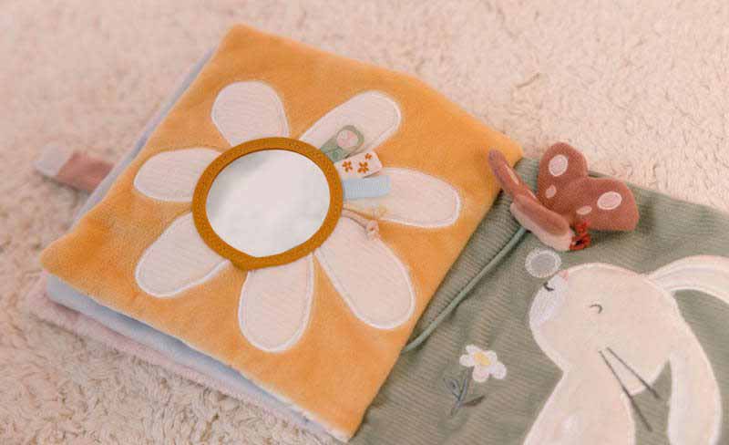 Stoffbuch mit Aktivitäten Flowers & Butterflies