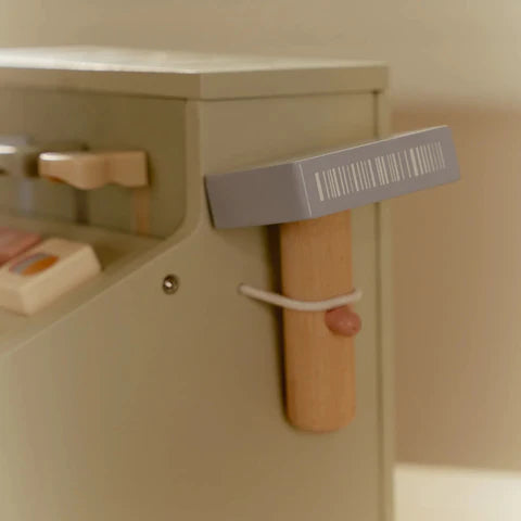 Holzkasse mit Scanner und Kartenlesegerät