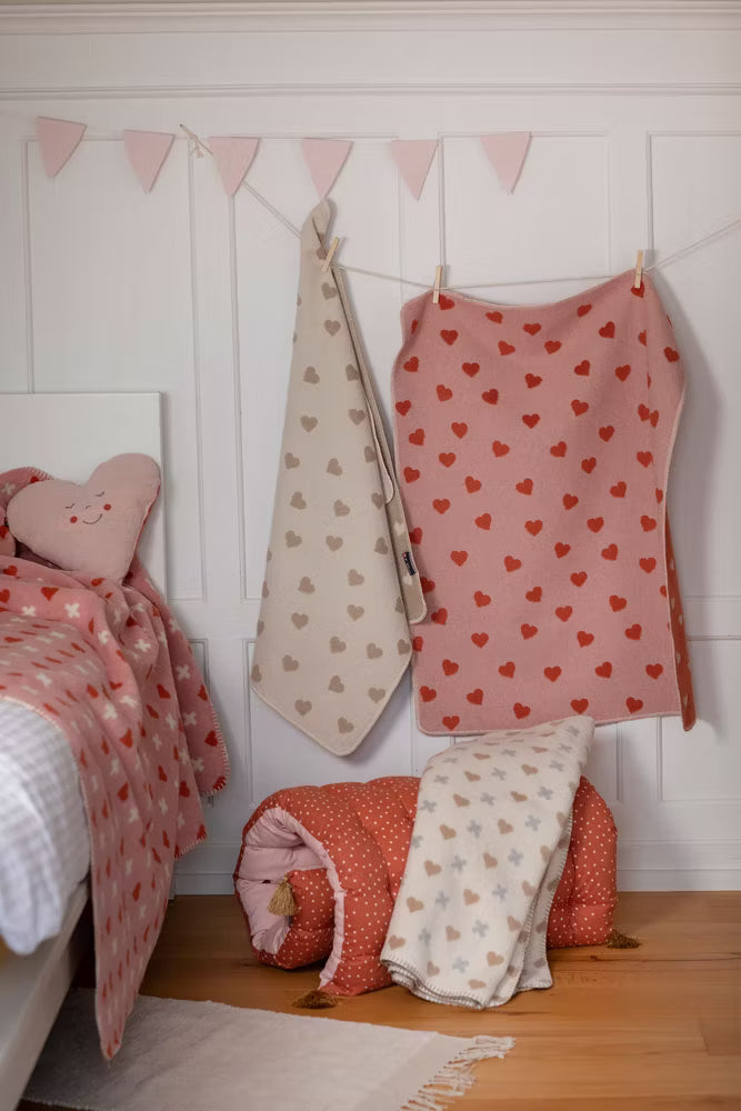 Babydecke Herzen Farbe Rohweiß 70x90cm