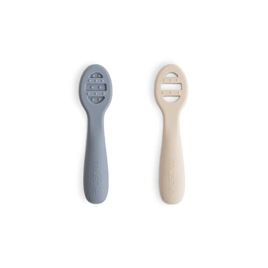 Mushie First Feeding Baby Spoons 2-Pack -verschiedene Farben