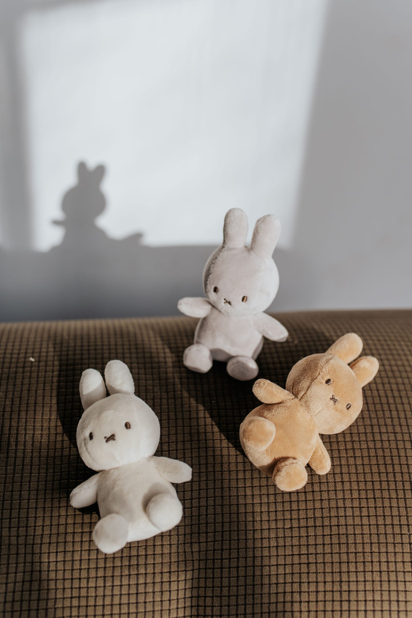 Lucky Miffy Sitting Beige in giftbox - 10cm - 4"