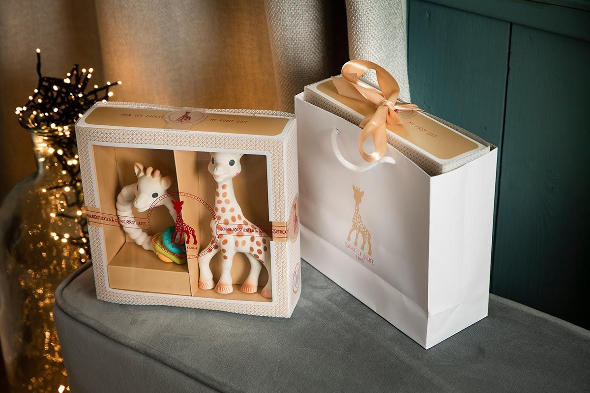 Sophiesticated Willkommensgruß - Set Nr. 6 / 1 Sophie la girafe® mit 1 Beißring Colo'rings